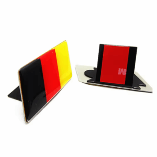 Német zászlós hűtőrács embléma – VW Golf, Polo, Tiguan, Audi A4/A6 – fém dísz matrica (6x3 cm)